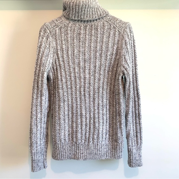 Banana Republic turtle neck sweater Size large - Picture 7 of 8